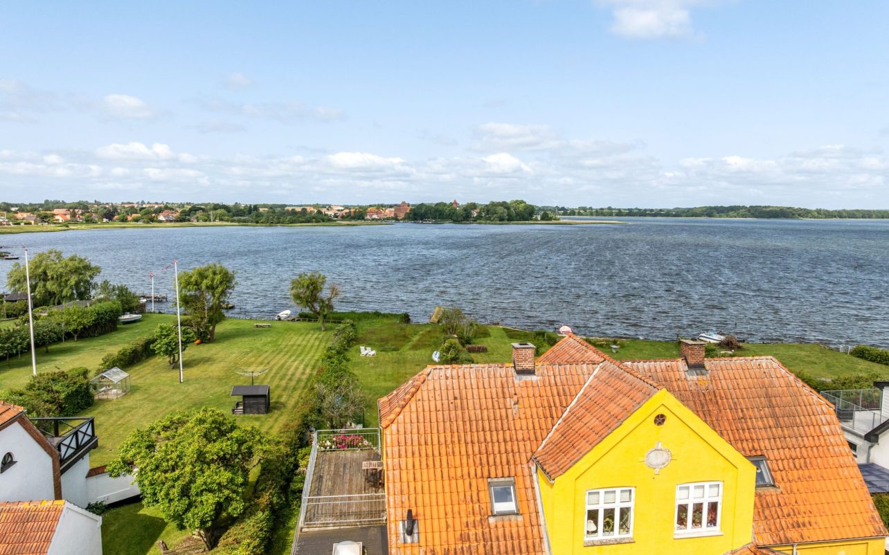 Ejendommen og beliggenheden