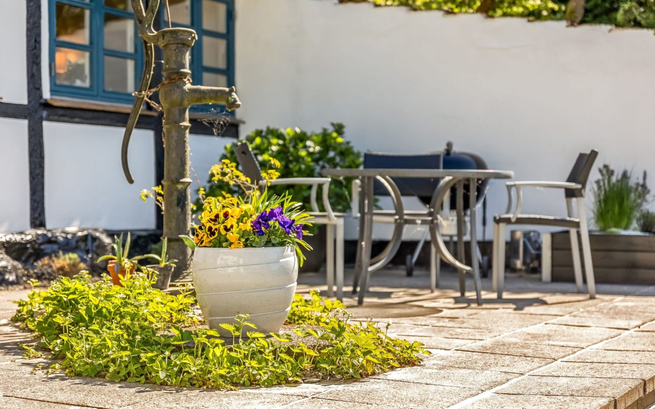Terrasse ud mod vandet